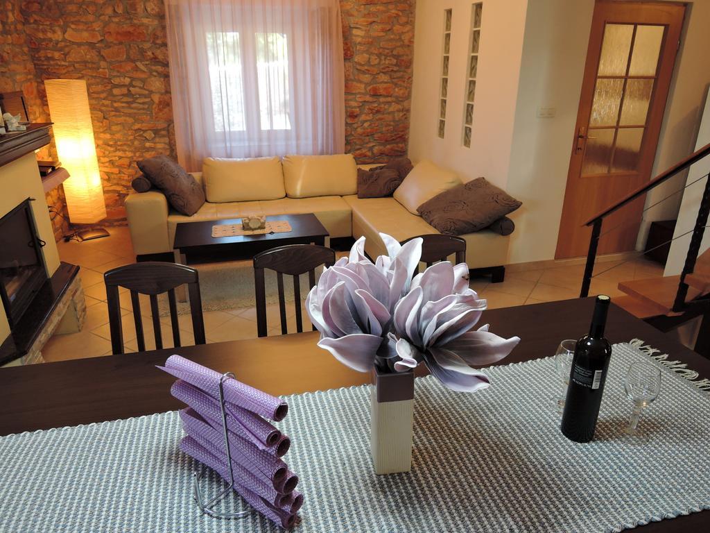 Villa Rural House Gluic Bogatić Zimmer foto